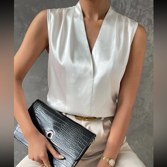 Luxe apricot satin V neck blouse - Picture 10 of 16